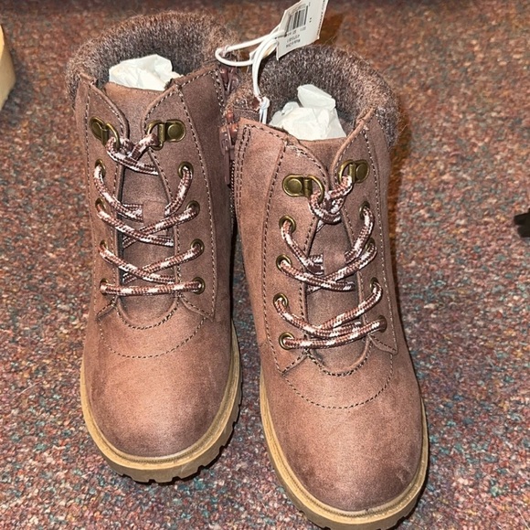 Old Navy NWT toddler boots 11 - Picture 1 of 2